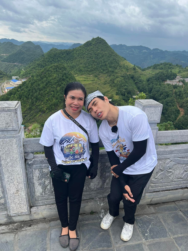 Mẹ Lê Dương Bảo Lâm bị ngã nghiêm trọng, nhóc tỳ 3 tuổi vừa phát hiện liền có hành động gây kinh ngạc - Ảnh 6. Mẹ Lê Dương Bảo Lâm bị ngã nghiêm trọng, nhóc tỳ 3 tuổi vừa phát hiện liền có hành động gây kinh ngạc - Ảnh 6.
