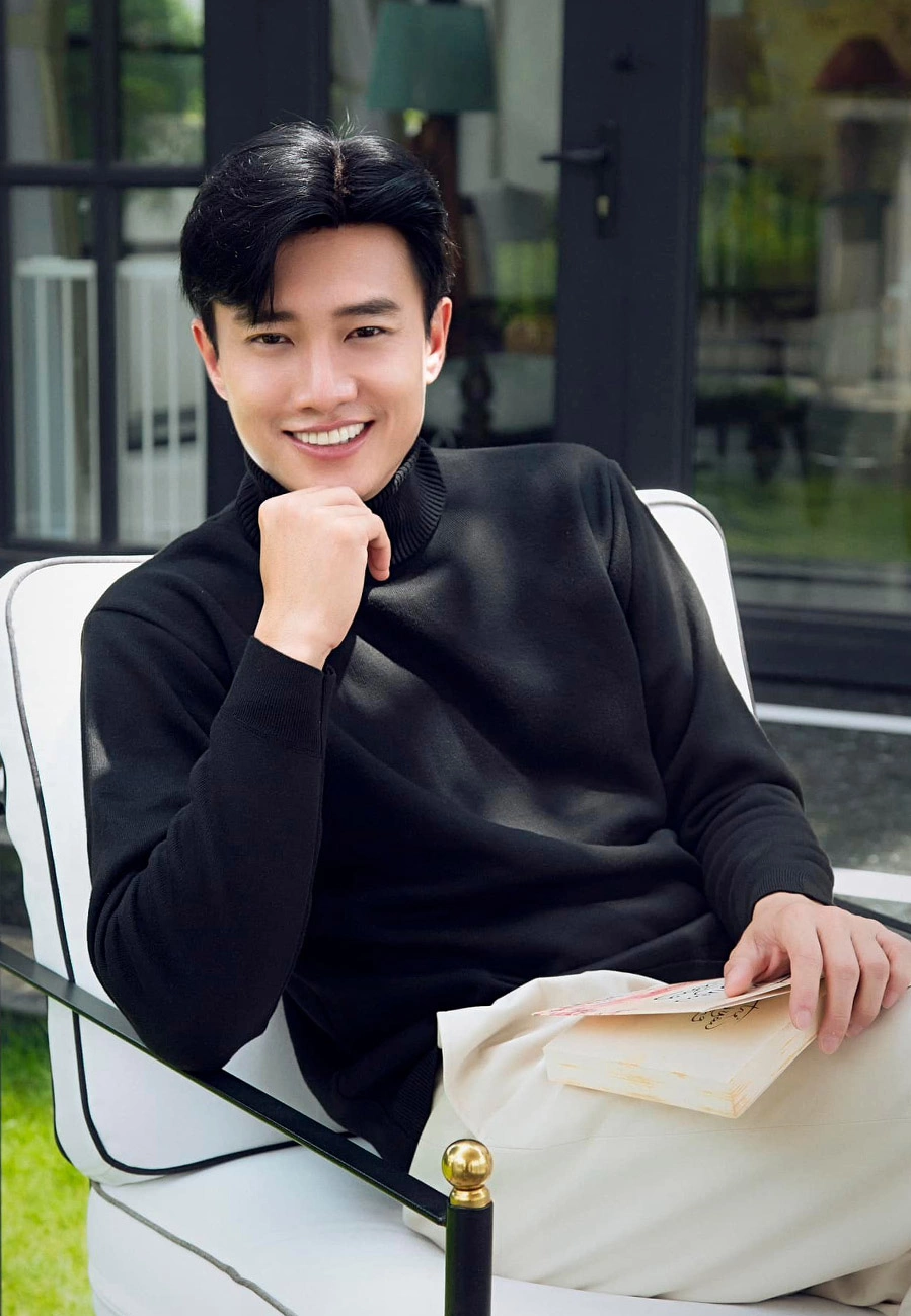 Cặp sao Việt lệch nhau 13 tuổi bị đồn hẹn hò khắp MXH: Nhà trai giàu top đầu showbiz, si mê nhà gái ra mặt - Ảnh 6. Cặp sao Việt lệch nhau 13 tuổi bị đồn hẹn hò khắp MXH: Nhà trai giàu top đầu showbiz, si mê nhà gái ra mặt - Ảnh 6.