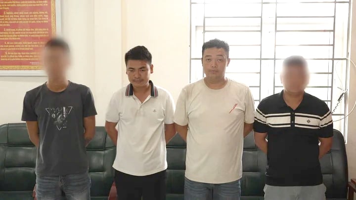 Lái xe taxi 'chặt chém' 4,2 triệu/cuốc xe: 'Tôi thấy họ dễ quá mới thu giá cao' - Ảnh 1. Lái xe taxi 'chặt chém' 4,2 triệu/cuốc xe: 'Tôi thấy họ dễ quá mới thu giá cao' - Ảnh 1.
