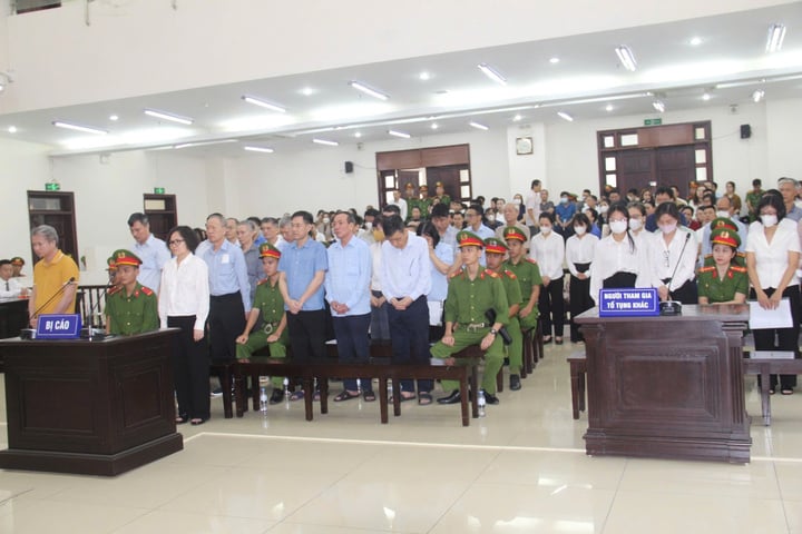 Gia đình ông Trịnh Văn Quyết nộp thêm 24,5 tỷ xin chuyển từ án tù sang phạt tiền - Ảnh 1. Gia đình ông Trịnh Văn Quyết nộp thêm 24,5 tỷ xin chuyển từ án tù sang phạt tiền - Ảnh 1.
