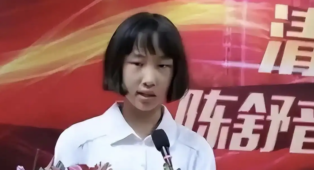 Thần đồng nhí từng gây sốt: 3 tuổi biết làm toán, 12 tuổi đỗ đại học nhưng trưởng thành lựa chọn cuộc sống khác lạ, ai nghe cũng sốc!- Ảnh 2. Thần đồng nhí từng gây sốt: 3 tuổi biết làm toán, 12 tuổi đỗ đại học nhưng trưởng thành lựa chọn cuộc sống khác lạ, ai nghe cũng sốc!- Ảnh 2.