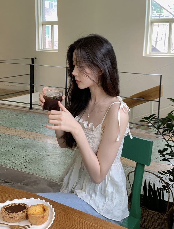 Tiêu tiền kiểu này thì đến mì tôm cũng không có mà ăn - Ảnh 3. Tiêu tiền kiểu này thì đến mì tôm cũng không có mà ăn - Ảnh 3.