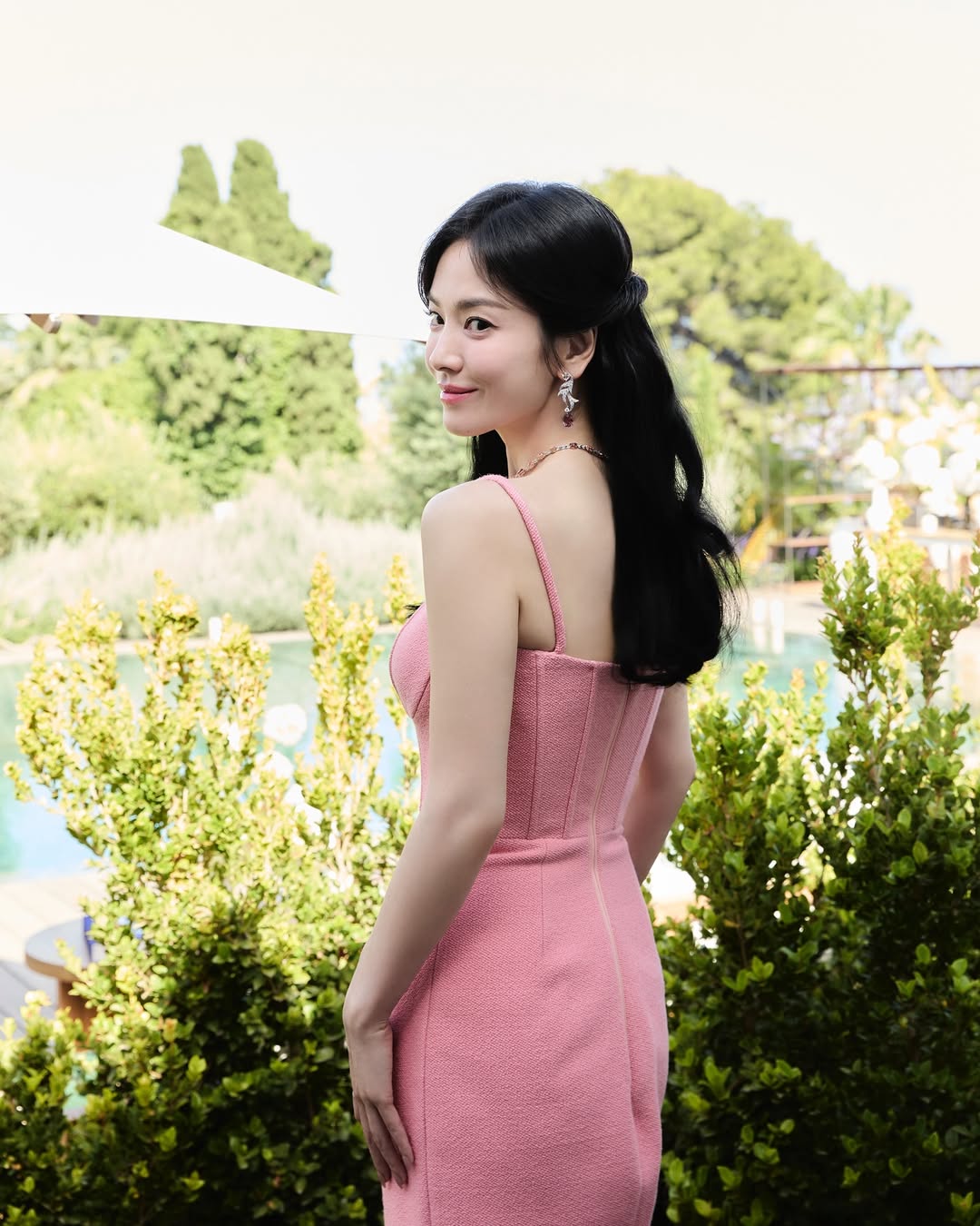 Song Hye Kyo tóc dài chính là Song Hye Kyo tóc dài chính là