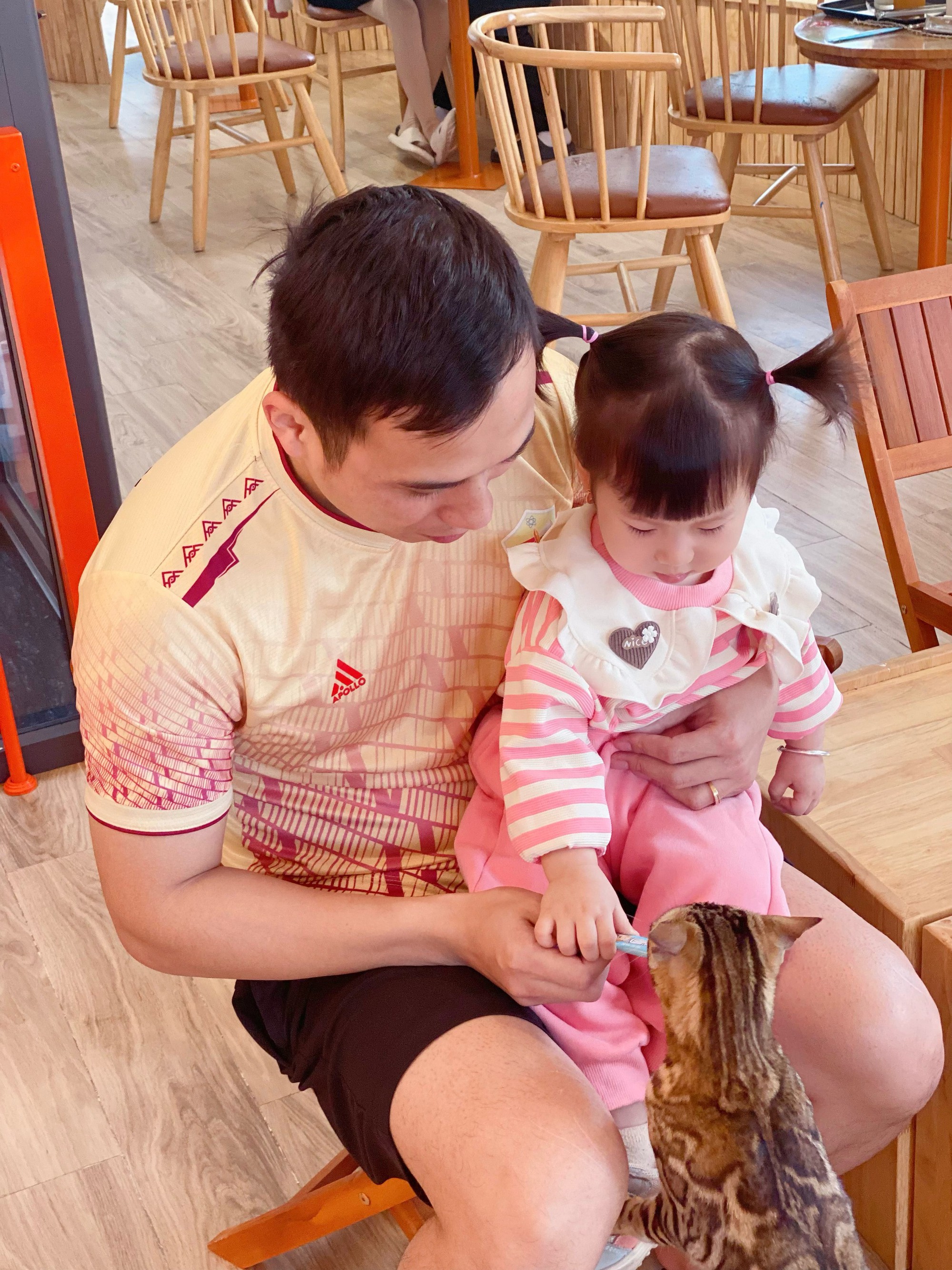 Mẹ Nam Định stress vì con "khó bảo, ăn vạ" nhưng chỉ sau 1 câu nói ngô nghê của bé yêu mà chị tìm được "chiến thuật thần kì"- Ảnh 5. Mẹ Nam Định stress vì con "khó bảo, ăn vạ" nhưng chỉ sau 1 câu nói ngô nghê của bé yêu mà chị tìm được "chiến thuật thần kì"- Ảnh 5.