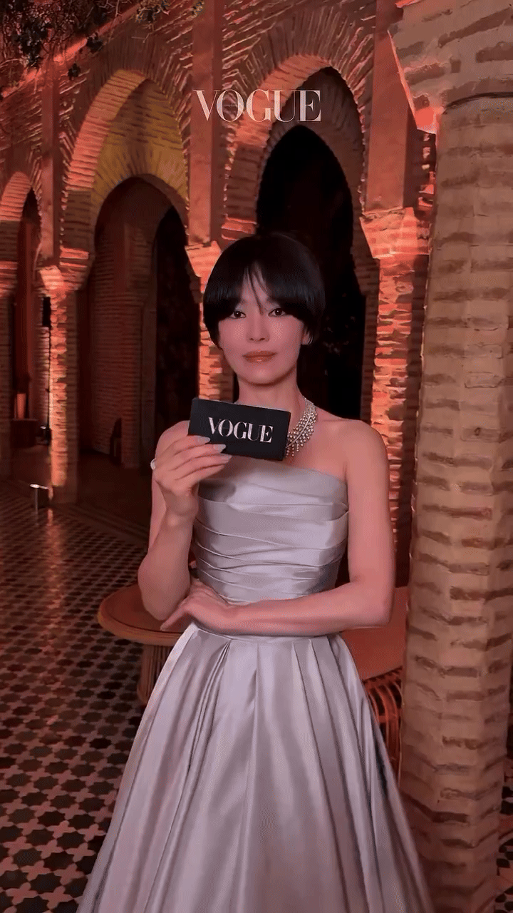 2 thái cực gây chú ý của Song Hye Kyo- Ảnh 10. 2 thái cực gây chú ý của Song Hye Kyo- Ảnh 10.