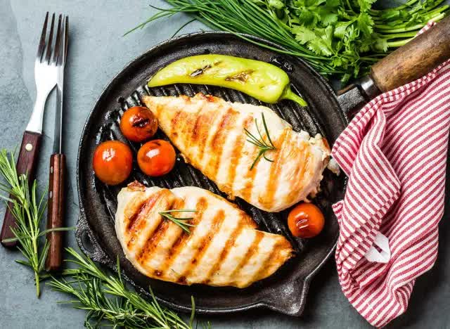 grilled-chicken-breast-1750319436317303717079.jpg