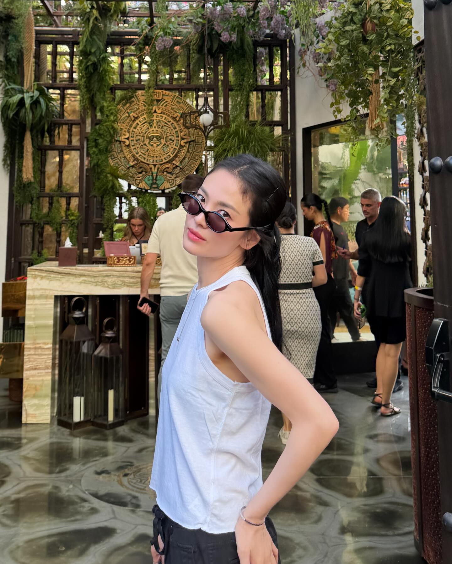 2 thái cực gây chú ý của Song Hye Kyo- Ảnh 12. 2 thái cực gây chú ý của Song Hye Kyo- Ảnh 12.