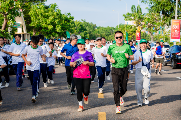 Herbalife Việt Nam đồng hành cùng chuỗi NGÀY OLYMPIC khuyến khích lối sống năng động, lành mạnh - Ảnh 2. Herbalife Việt Nam đồng hành cùng chuỗi NGÀY OLYMPIC khuyến khích lối sống năng động, lành mạnh - Ảnh 2.