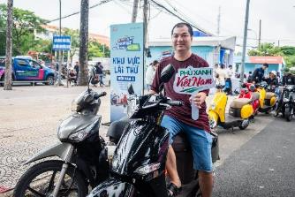 Người dân hào hứng sắm xe máy VinFast trong ngày hội đổi xăng lấy điện tại TP.HCM - Ảnh 3. Người dân hào hứng sắm xe máy VinFast trong ngày hội đổi xăng lấy điện tại TP.HCM - Ảnh 3.