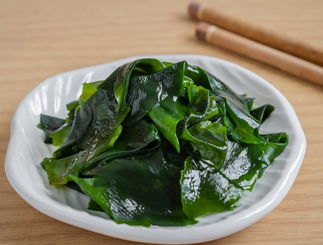 rong-bien-nau-canh-wakame-17502348054781643975740-1750326260015-1750326260128804945646.jpg