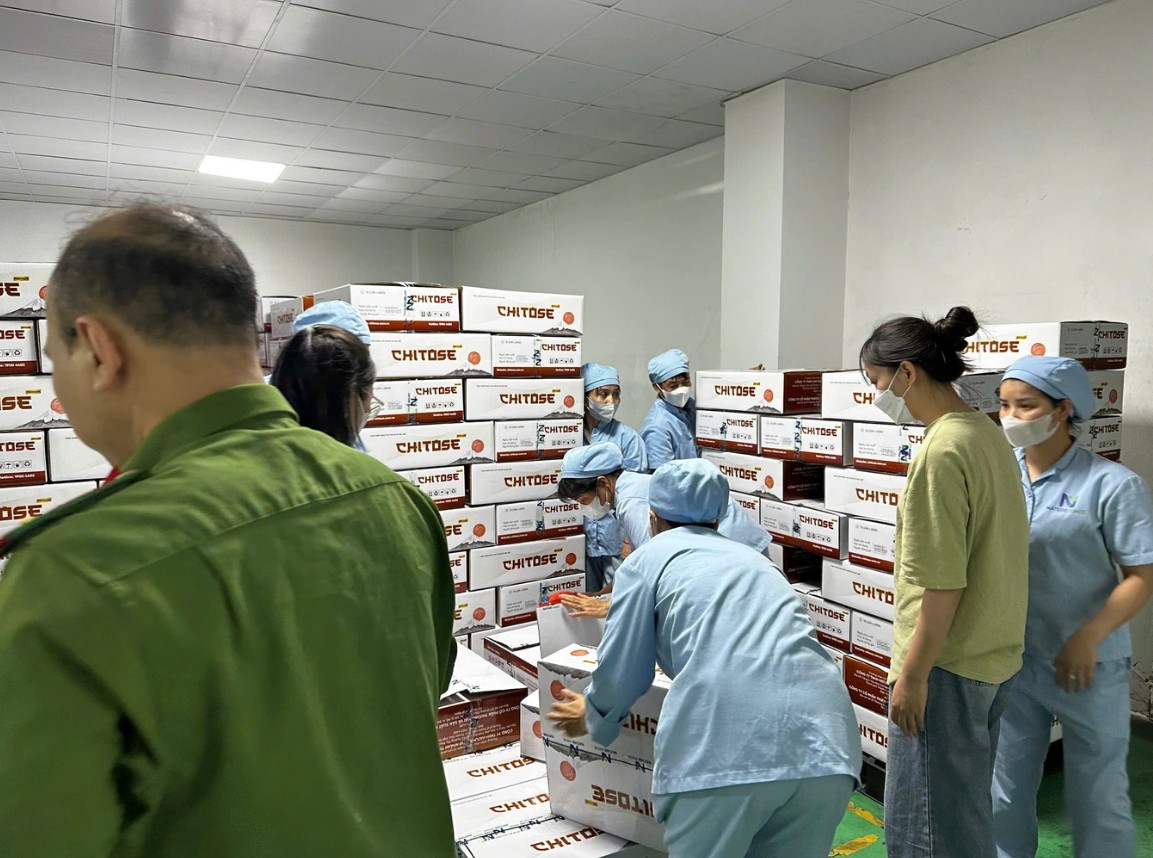 Bộ Công an kêu gọi những ai đang sử dụng sữa HIUP 27 nhanh chóng đến trình báo để phục vụ điều tra - Ảnh 2. Bộ Công an kêu gọi những ai đang sử dụng sữa HIUP 27 nhanh chóng đến trình báo để phục vụ điều tra - Ảnh 2.