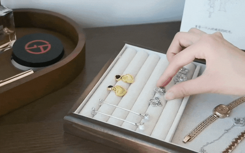 thoi-trang-phong-thuy-2-1750316783591174224060.gif