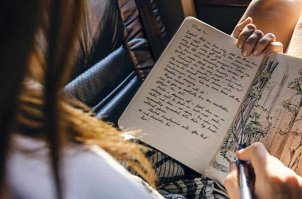 Bố tái hôn chỉ sau 1 năm mẹ mất, tôi ghét mẹ kế vô cùng cho đến khi đọc được những dòng ấy, cả thế giới trong tôi sụp đổ- Ảnh 1. Bố tái hôn chỉ sau 1 năm mẹ mất, tôi ghét mẹ kế vô cùng cho đến khi đọc được những dòng ấy, cả thế giới trong tôi sụp đổ- Ảnh 1.