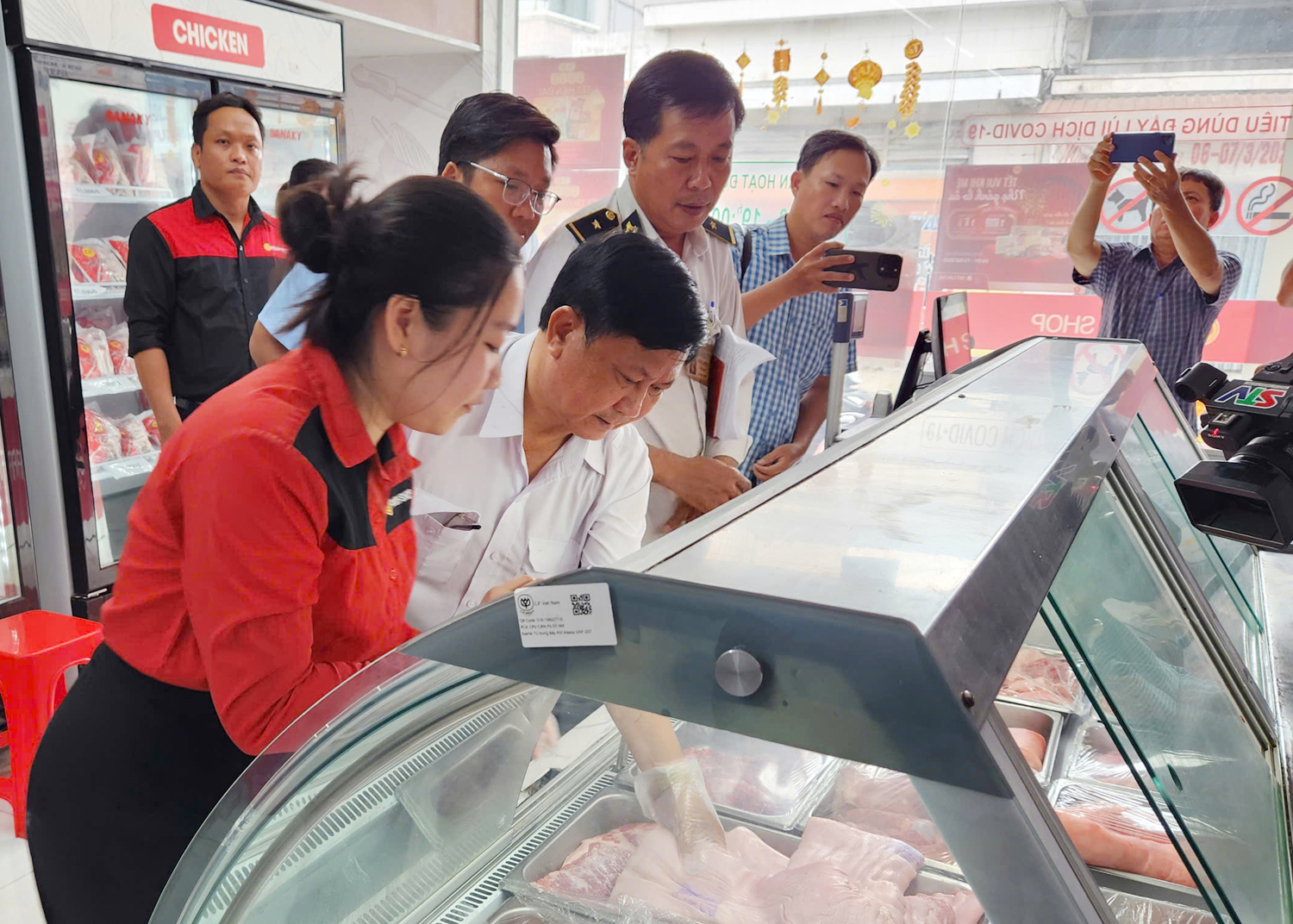Nóng: Đã có kết quả xét nghiệm mẫu thịt heo nghi vấn của cửa hàng C.P Việt Nam ở Sóc Trăng - Ảnh 1. Nóng: Đã có kết quả xét nghiệm mẫu thịt heo nghi vấn của cửa hàng C.P Việt Nam ở Sóc Trăng - Ảnh 1.