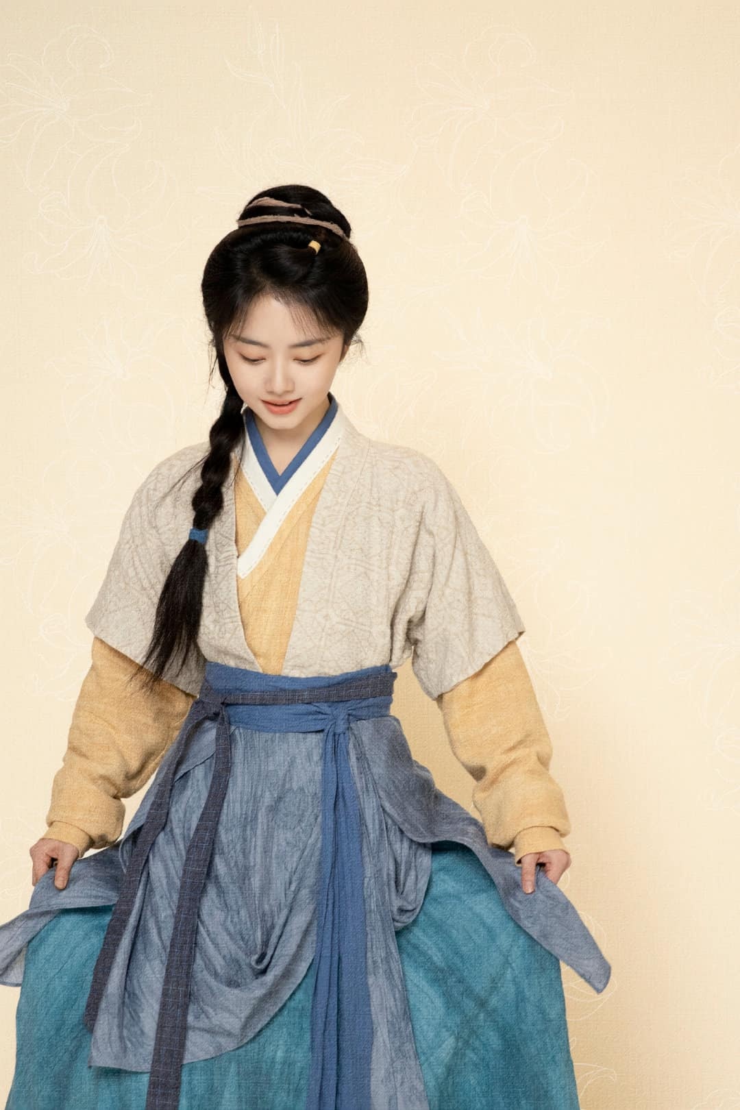 Mỹ nhân ngôn tình nhắm mắt đi ngủ cũng thấy đẹp: U40 trẻ như thiếu nữ 18, outfit nào cũng "over hợp" - Ảnh 7. Mỹ nhân ngôn tình nhắm mắt đi ngủ cũng thấy đẹp: U40 trẻ như thiếu nữ 18, outfit nào cũng "over hợp" - Ảnh 7.