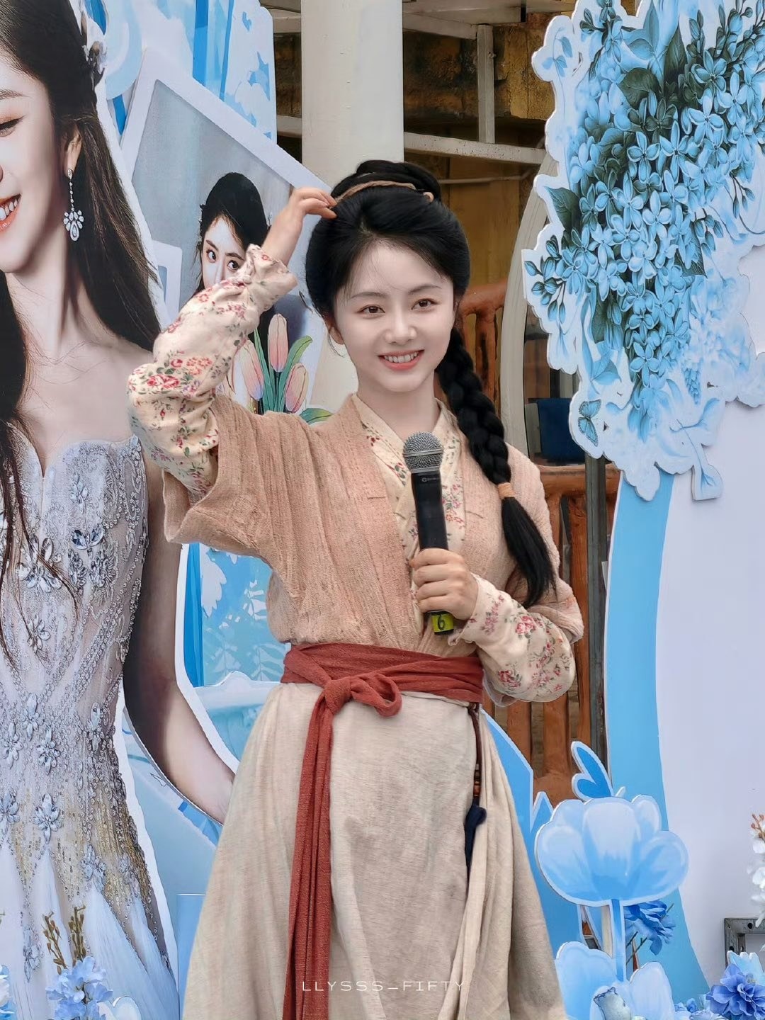Mỹ nhân ngôn tình nhắm mắt đi ngủ cũng thấy đẹp: U40 trẻ như thiếu nữ 18, outfit nào cũng "over hợp" - Ảnh 8. Mỹ nhân ngôn tình nhắm mắt đi ngủ cũng thấy đẹp: U40 trẻ như thiếu nữ 18, outfit nào cũng "over hợp" - Ảnh 8.