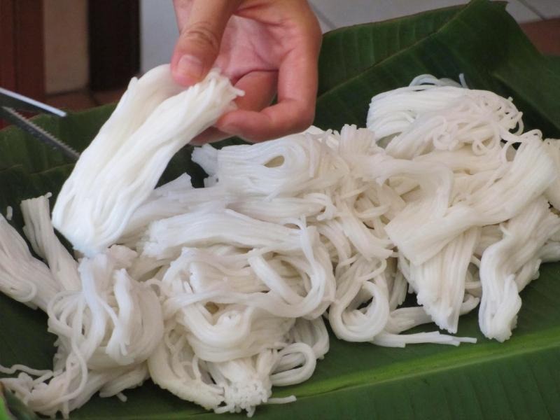"Cậy răng" người bán bún cũng không thừa nhận bún chứa hàn the, bạn thử cách này 5 giây là biết sự thật - Ảnh 3. "Cậy răng" người bán bún cũng không thừa nhận bún chứa hàn the, bạn thử cách này 5 giây là biết sự thật - Ảnh 3.