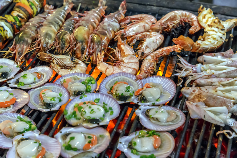 Cảnh tượng đông nghịt tại một bãi biển miền Bắc ngày cuối tuần: "Mùa hè đã thật sự đến rồi"! - Ảnh 4. Cảnh tượng đông nghịt tại một bãi biển miền Bắc ngày cuối tuần: "Mùa hè đã thật sự đến rồi"! - Ảnh 4.