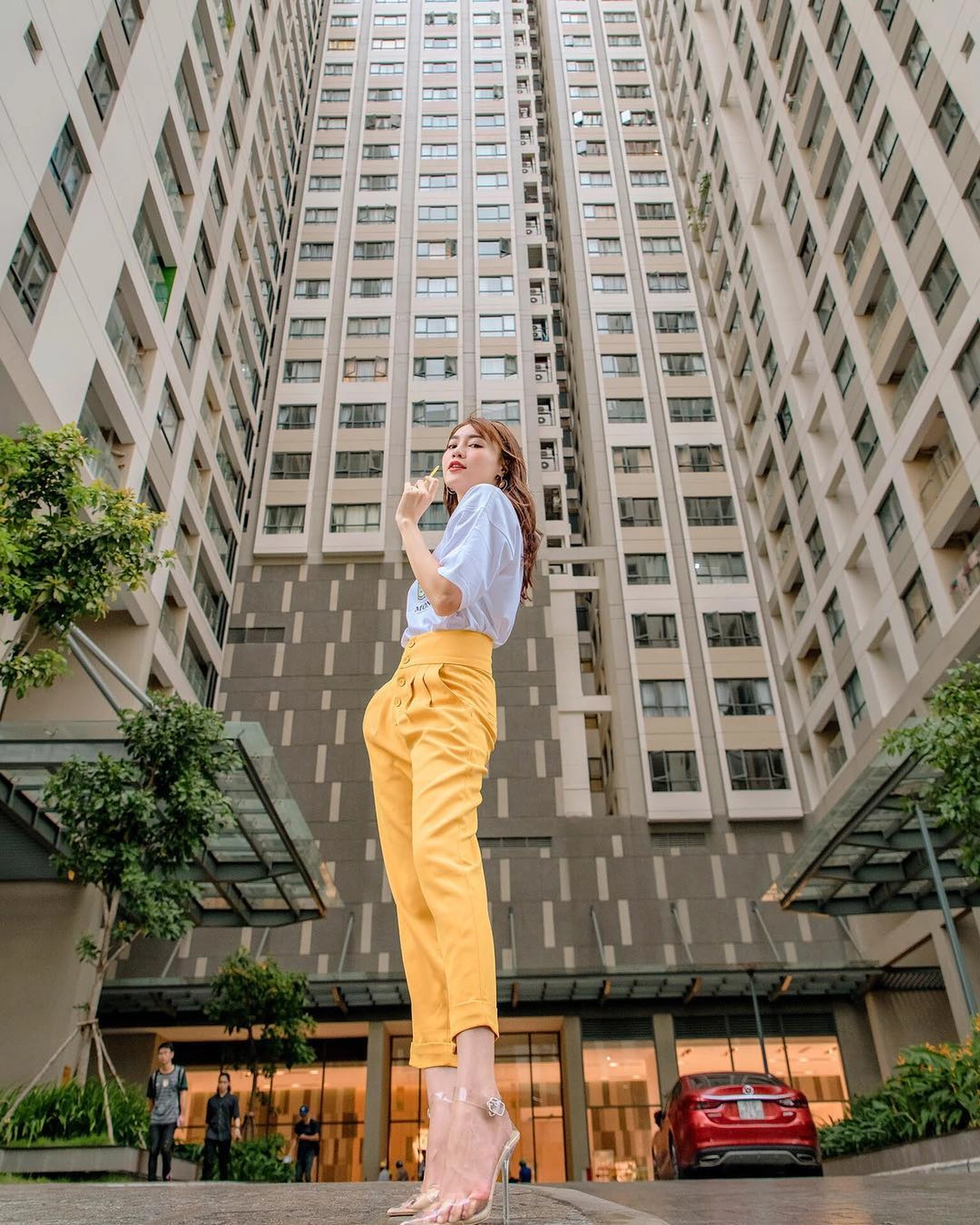 Cuộc sống của &quot;ngọc nữ Việt&quot; ở biệt thự 2 mặt tiền thuộc khu đắt đỏ nhất TPHCM, thu nhập 40 tỷ 1 năm - Ảnh 6.