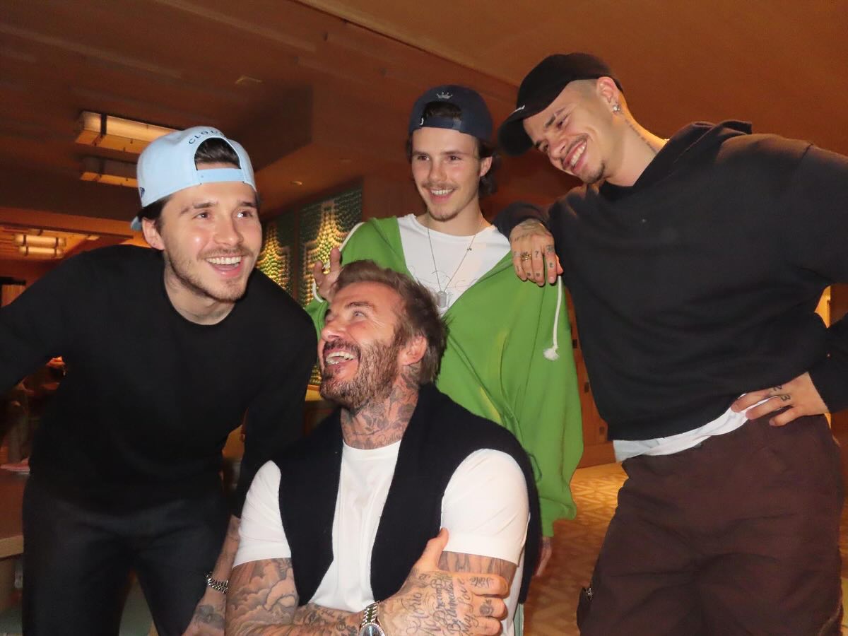 Khó dỗ dành: Con trai thứ 3 nhà Beckham cà khịa sâu cay khi phía chị dâu cố biến Victoria thành mẹ chồng độc hại- Ảnh 4. Khó dỗ dành: Con trai thứ 3 nhà Beckham cà khịa sâu cay khi phía chị dâu cố biến Victoria thành mẹ chồng độc hại- Ảnh 4.