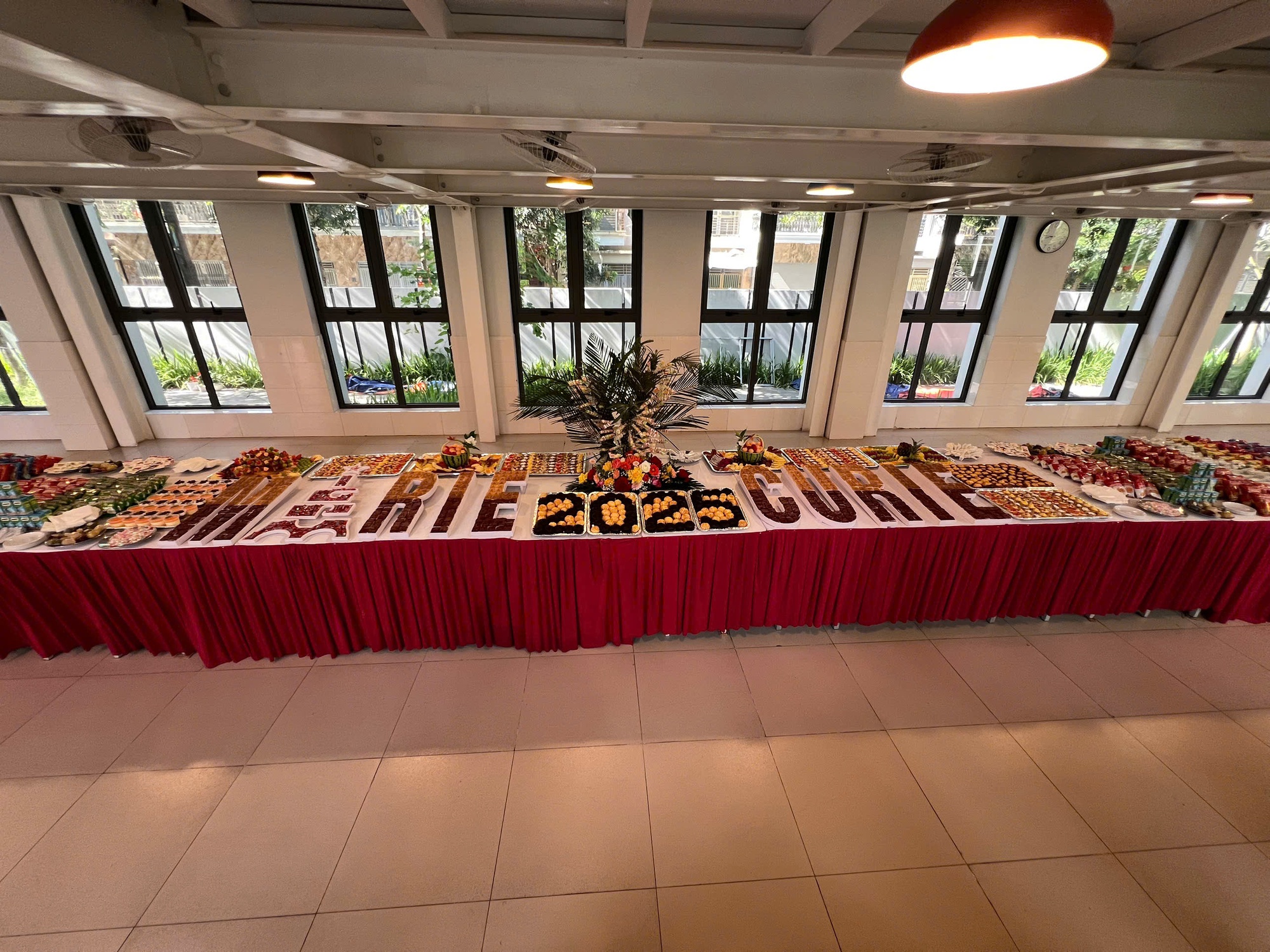 Ngôi trường luôn trong "top yêu thích" của phụ huynh Hà Nội chiêu đãi buffet như khách sạn 5 sao cho sĩ tử dự tuyển lớp 6 - Ảnh 3. Ngôi trường luôn trong "top yêu thích" của phụ huynh Hà Nội chiêu đãi buffet như khách sạn 5 sao cho sĩ tử dự tuyển lớp 6 - Ảnh 3.