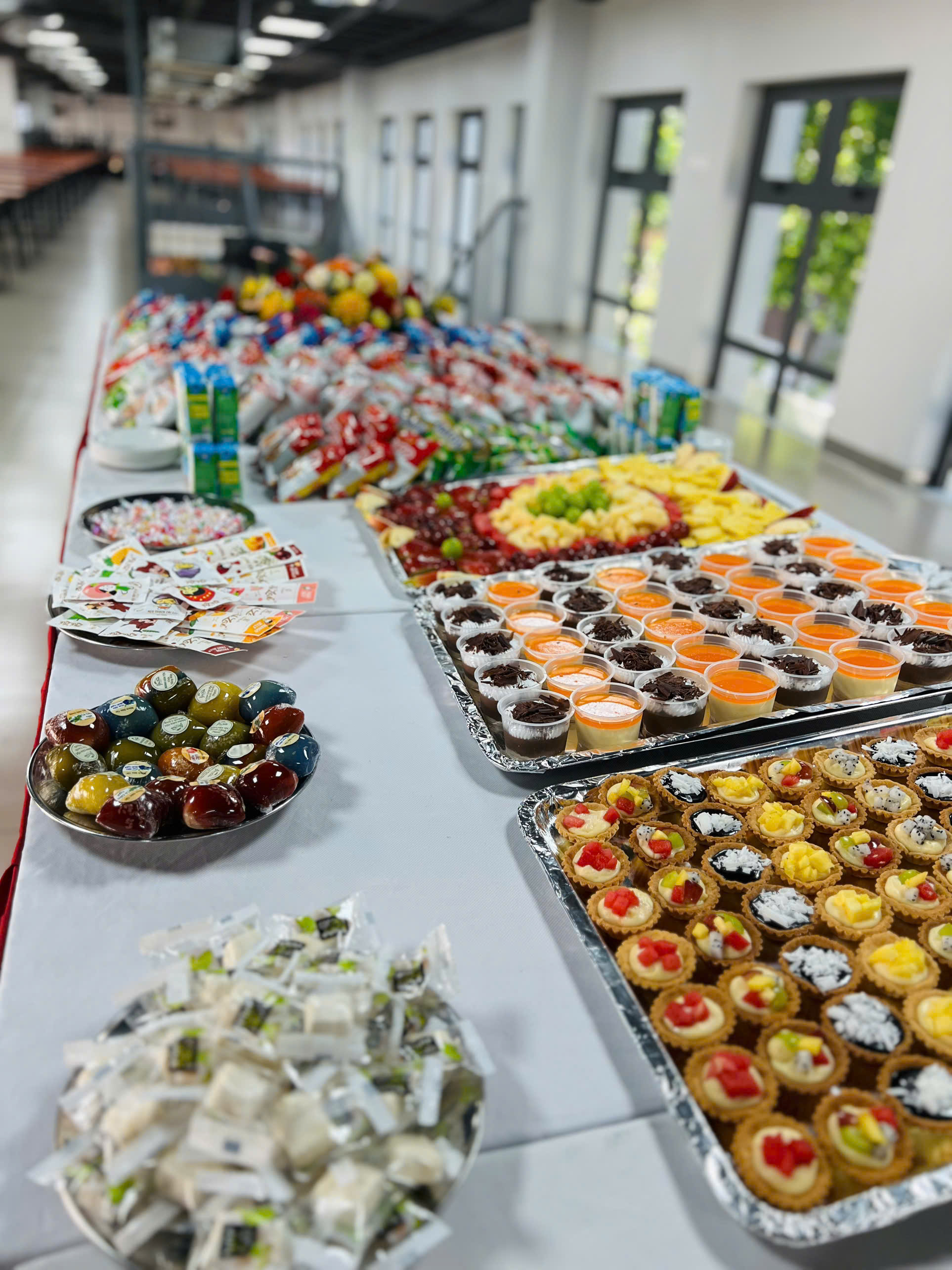 Ngôi trường luôn trong "top yêu thích" của phụ huynh Hà Nội chiêu đãi buffet như khách sạn 5 sao cho sĩ tử dự tuyển lớp 6 - Ảnh 8. Ngôi trường luôn trong "top yêu thích" của phụ huynh Hà Nội chiêu đãi buffet như khách sạn 5 sao cho sĩ tử dự tuyển lớp 6 - Ảnh 8.