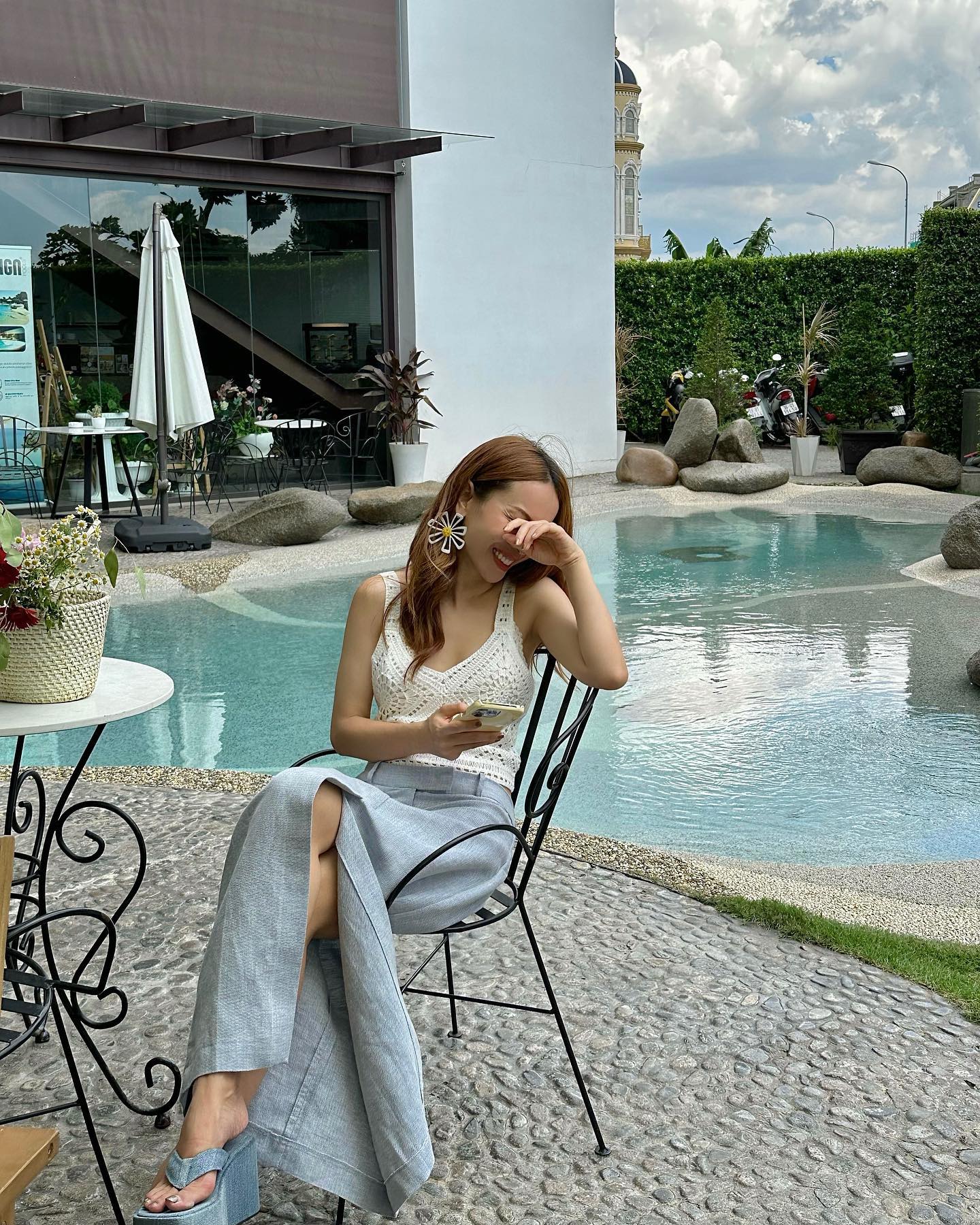 10 set đồ sáng màu giúp phụ nữ trên 40 tuổi nổi bật giữa đám đông, nhưng vẫn ghi điểm tinh tế tuyệt đối - Ảnh 8. 10 set đồ sáng màu giúp phụ nữ trên 40 tuổi nổi bật giữa đám đông, nhưng vẫn ghi điểm tinh tế tuyệt đối - Ảnh 8.