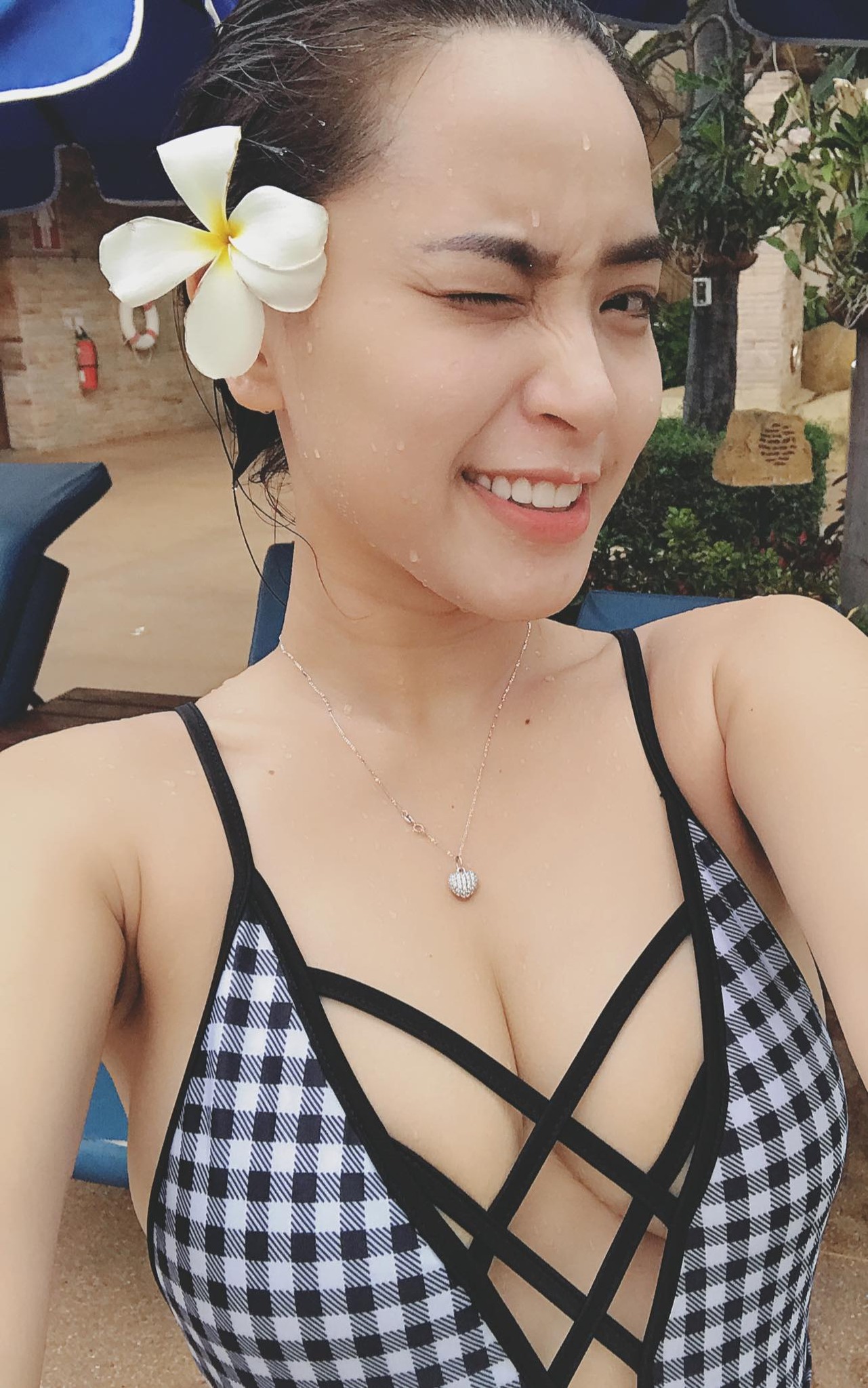 Những bà mẹ Vbiz đông con tự tin diện đồ bơi: Vóc dáng khó tin khiến dân mạng thốt lên "quá đỉnh" - Ảnh 6. Những bà mẹ Vbiz đông con tự tin diện đồ bơi: Vóc dáng khó tin khiến dân mạng thốt lên "quá đỉnh" - Ảnh 6.