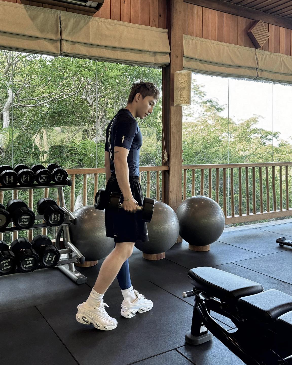Hơn 6000 người chia sẻ ảnh Sơn Tùng M-TP đi tập để làm gì?- Ảnh 3. Hơn 6000 người chia sẻ ảnh Sơn Tùng M-TP đi tập để làm gì?- Ảnh 3.