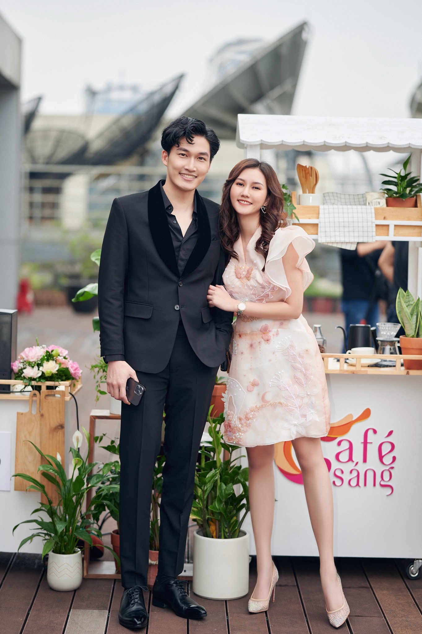 Đình Tú vừa thông báo cầu hôn hot girl, người yêu cũ liền phản ứng khó ai ngờ đến!- Ảnh 2. Đình Tú vừa thông báo cầu hôn hot girl, người yêu cũ liền phản ứng khó ai ngờ đến!- Ảnh 2.