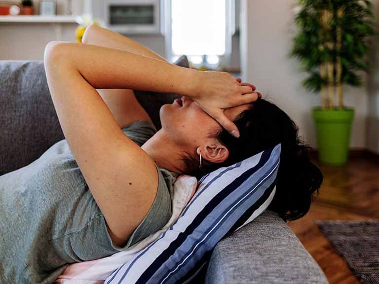 Dấu hiệu ĐỘT QUỴ kéo dài suốt 2 năm, cô gái 25 tuổi tưởng bị cận thị, nhận trái đắng: Liệt nửa người, không thể tự vệ sinh cá nhân… - Ảnh 4. Dấu hiệu ĐỘT QUỴ kéo dài suốt 2 năm, cô gái 25 tuổi tưởng bị cận thị, nhận trái đắng: Liệt nửa người, không thể tự vệ sinh cá nhân… - Ảnh 4.