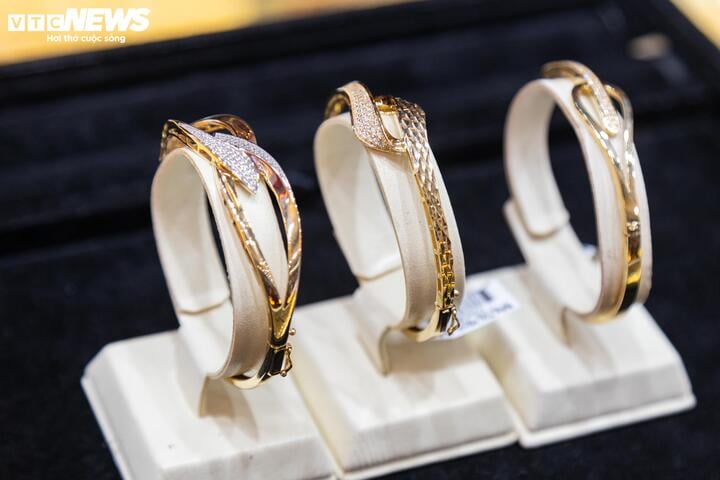 Giá vàng hôm nay 20/6: Ổn định trong vùng cao - Ảnh 1. Giá vàng hôm nay 20/6: Ổn định trong vùng cao - Ảnh 1.