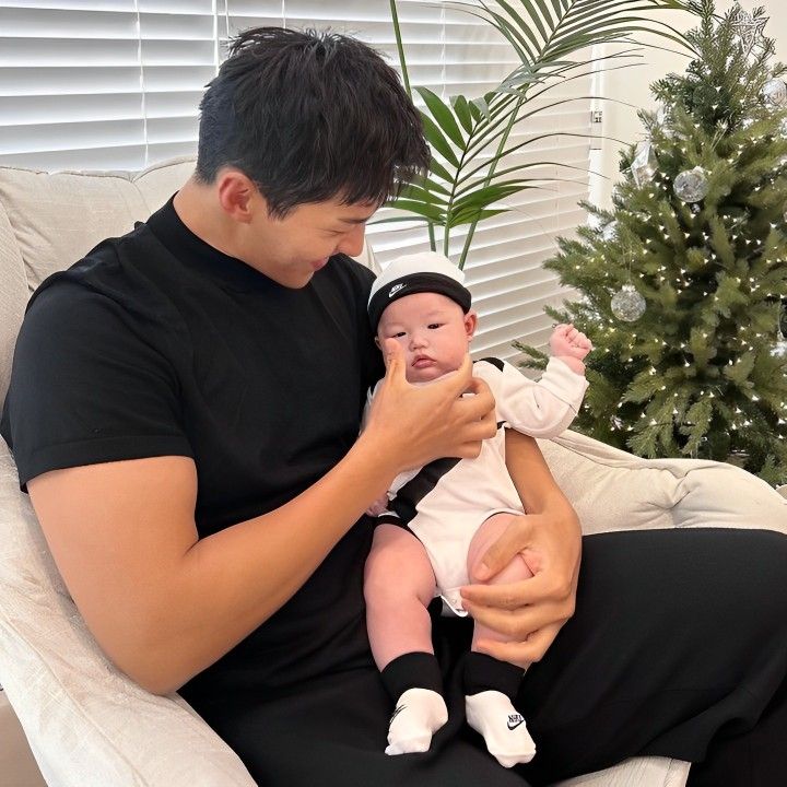 Vì sao em bé thường BÌNH TĨNH lại nhanh hơn khi có bố ở cạnh?- Ảnh 2. Vì sao em bé thường BÌNH TĨNH lại nhanh hơn khi có bố ở cạnh?- Ảnh 2.