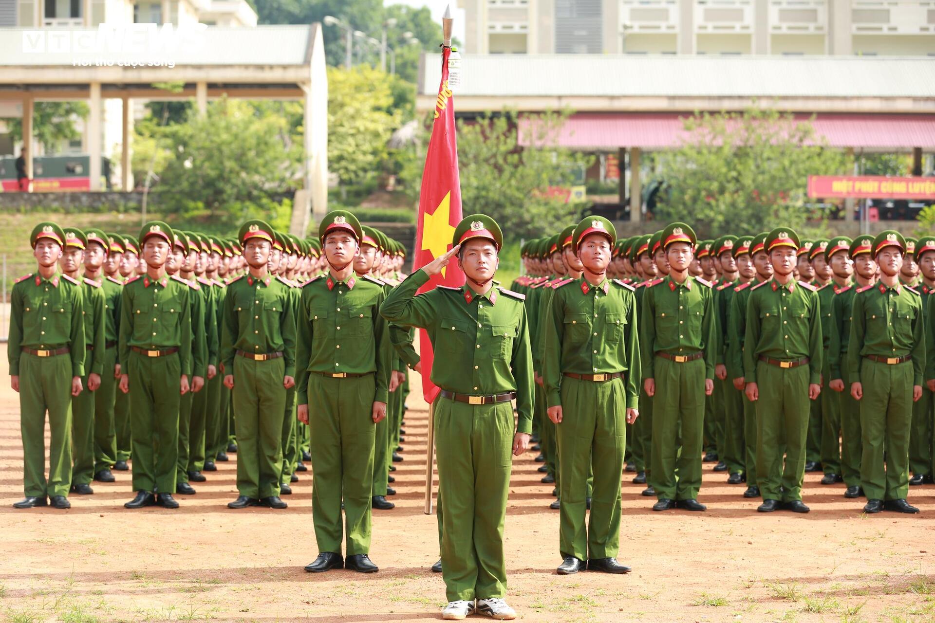 Chiến sĩ luyện tập dưới nắng lửa, chuẩn bị diễu binh Quốc khánh 2/9 - Ảnh 5. Chiến sĩ luyện tập dưới nắng lửa, chuẩn bị diễu binh Quốc khánh 2/9 - Ảnh 5.