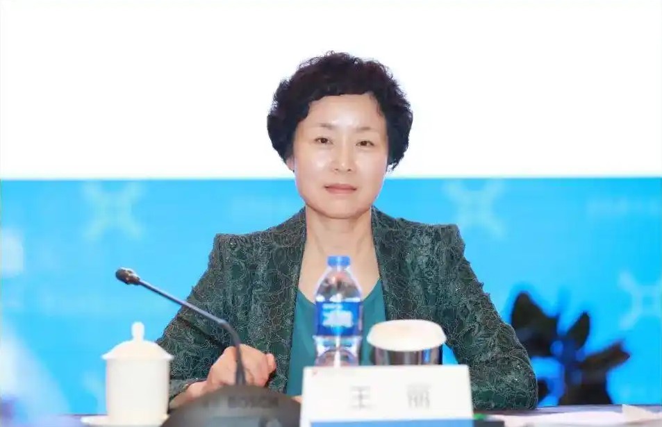Choáng ngợp trong phòng chứa &quot;đồ tùy táng&quot; của bà trùm ngân hàng Trung Quốc: Giá của tham nhũng không rẻ! - Ảnh 1.