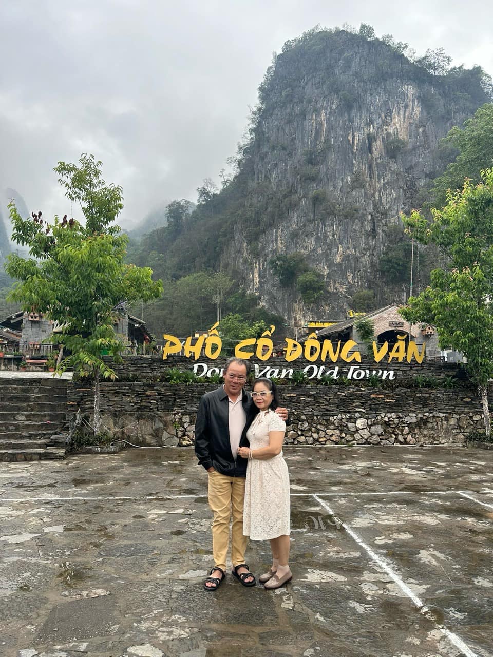 Nam nghệ sĩ lấy vợ gia thế, ở hơn 1 năm nửa đêm ôm quần áo bỏ trốn, U60 mới mua được nhà trả góp - Ảnh 3. Nam nghệ sĩ lấy vợ gia thế, ở hơn 1 năm nửa đêm ôm quần áo bỏ trốn, U60 mới mua được nhà trả góp - Ảnh 3.
