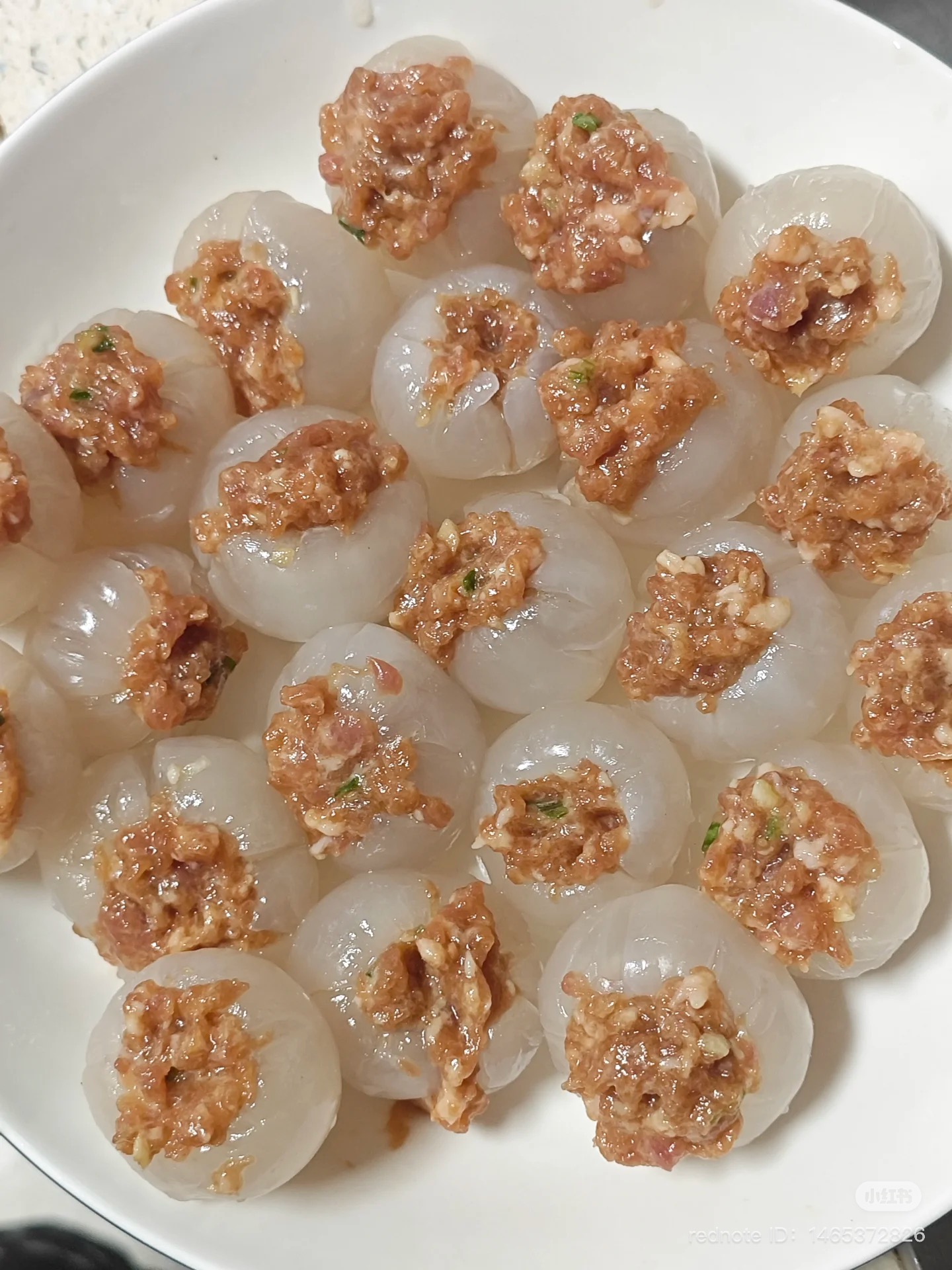 Loạt món ăn từ vải gây hoang mang: Người chấm xì dầu, người trộn với... ớt tỏi - Ảnh 5. Loạt món ăn từ vải gây hoang mang: Người chấm xì dầu, người trộn với... ớt tỏi - Ảnh 5.
