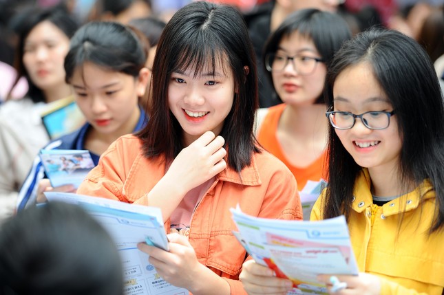 Ngành ngôn ngữ đang khủng hoảng: AI dạy, nói, dịch quá nhanh - 4 năm học chưa chắc bằng 30 giây tra app! - Ảnh 2. Ngành ngôn ngữ đang khủng hoảng: AI dạy, nói, dịch quá nhanh - 4 năm học chưa chắc bằng 30 giây tra app! - Ảnh 2.