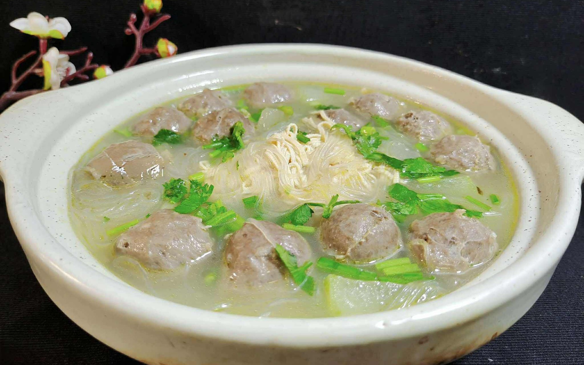 Không cần nấu cầu kỳ, chỉ 3 bước đơn giản là bạn đã có món ăn rất thơm ngon, ngay cả trẻ con cũng &quot;hết veo&quot; một bát lớn