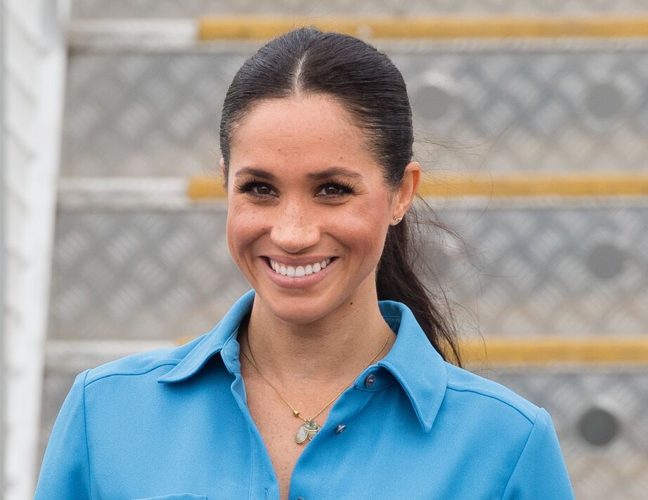 Phản ứng “cực gắt” của Công tước phu nhân xứ Edinburgh khi bị hỏi về việc thay thế Meghan Markle- Ảnh 2. Phản ứng “cực gắt” của Công tước phu nhân xứ Edinburgh khi bị hỏi về việc thay thế Meghan Markle- Ảnh 2.