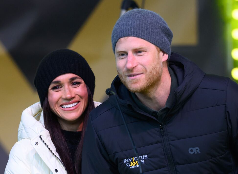 Meghan Markle tung cú Meghan Markle tung cú