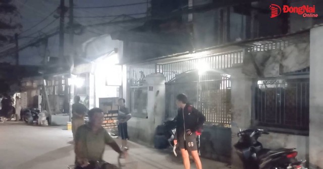 Clip cận cảnh hiện trường phát hiện bộ xương người trong bồn chứa nước gia đình tại Đồng Nai - Ảnh 5. Clip cận cảnh hiện trường phát hiện bộ xương người trong bồn chứa nước gia đình tại Đồng Nai - Ảnh 5.