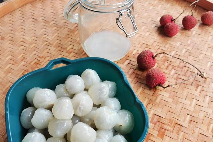 Cách làm rượu vải độc đáo thơm ngon - Ảnh 2. Cách làm rượu vải độc đáo thơm ngon - Ảnh 2.