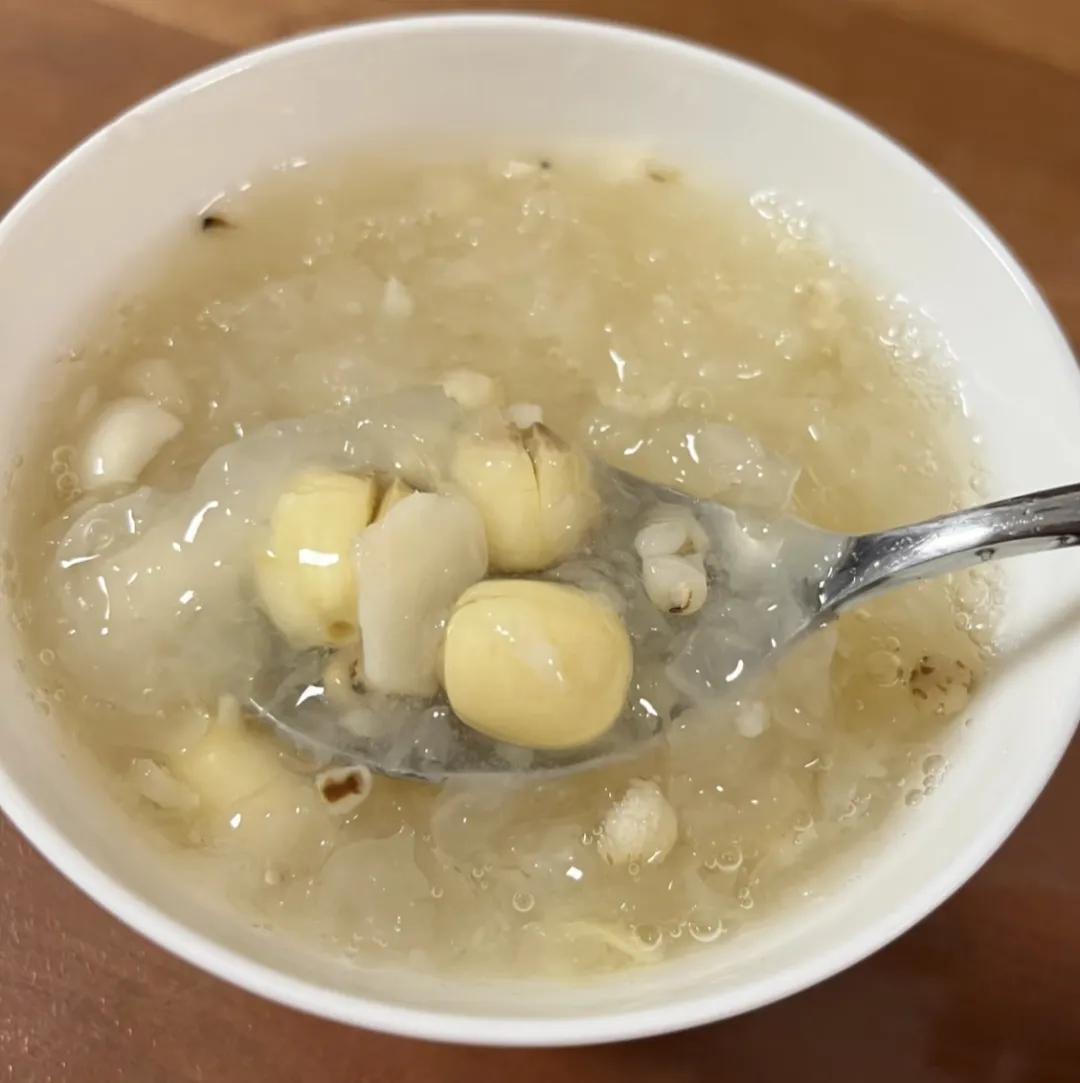 Hè đến, đừng bỏ qua món ăn trắng tinh mát lành này: "Quét sạch" lá phổi, thở dễ, ngủ sâu, da đẹp lên từng ngày! - Ảnh 4. Hè đến, đừng bỏ qua món ăn trắng tinh mát lành này: "Quét sạch" lá phổi, thở dễ, ngủ sâu, da đẹp lên từng ngày! - Ảnh 4.