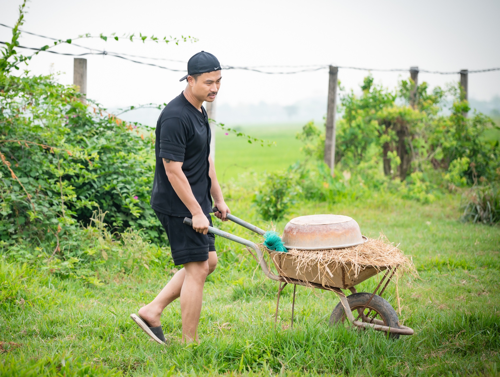 Duy Hưng và Trung Ruồi tranh cãi về quan điểm dạy con: Mềm mỏng, nhẹ nhàng hay nghiêm khắc, sẵn sàng 