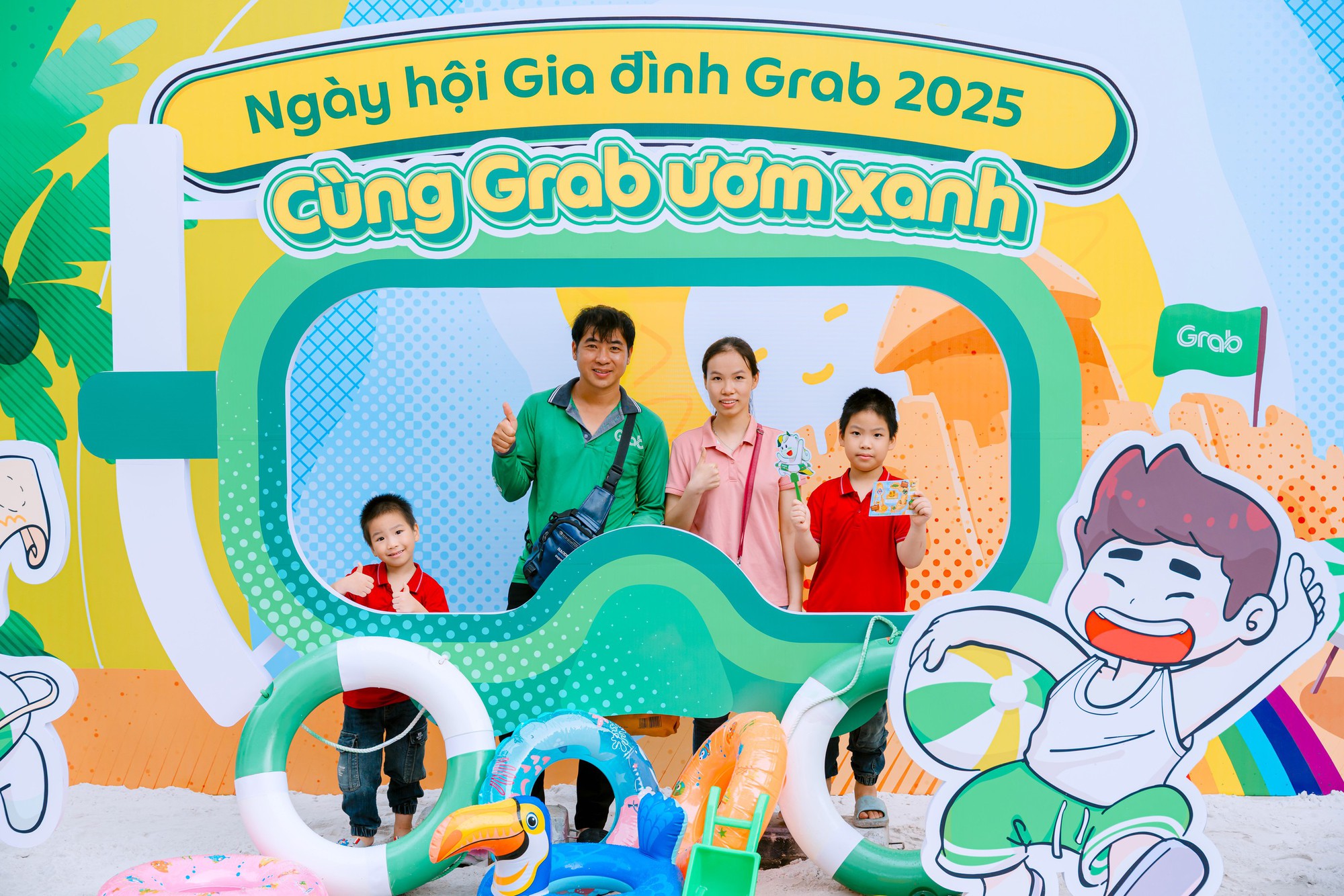 Mùa hè đầy ắp kỷ niệm cho gia đình đối tác với chuỗi sự kiện “Cùng Grab ươm xanh 2025”- Ảnh 1.