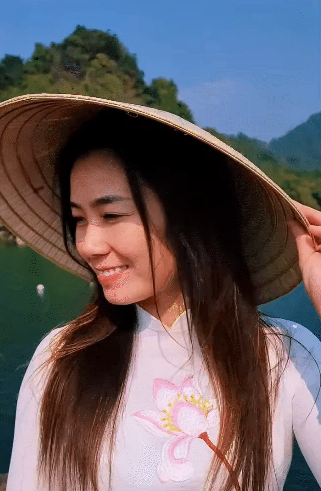 Đời thay đổi khi "bánh bèo" gặp thể thao mạo hiểm: 34 tuổi chuyển nhà ra... giữa vịnh, lướt ván, leo núi mỗi ngày - Ảnh 1. Đời thay đổi khi "bánh bèo" gặp thể thao mạo hiểm: 34 tuổi chuyển nhà ra... giữa vịnh, lướt ván, leo núi mỗi ngày - Ảnh 1.