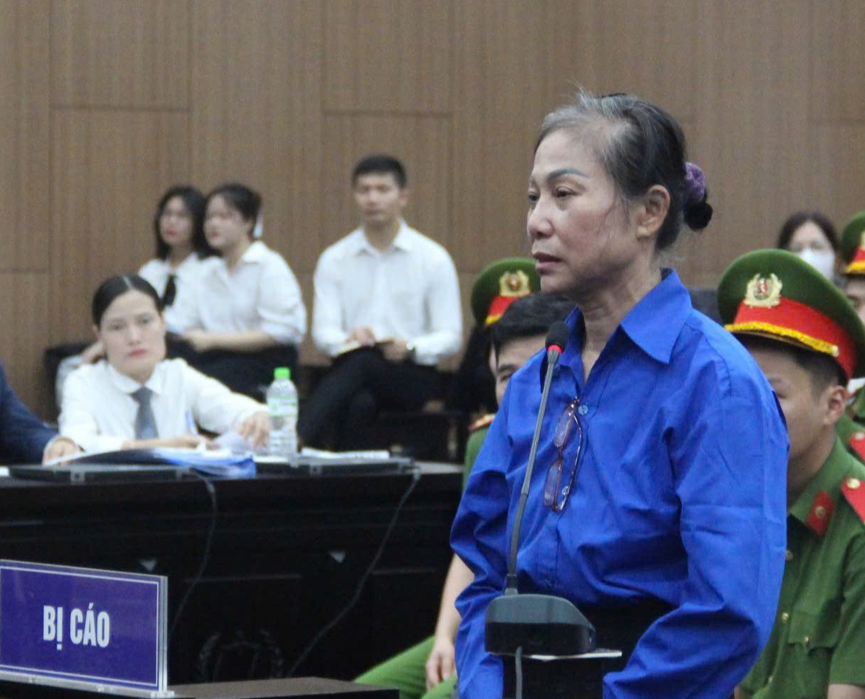 Cựu bí thư Hoàng Thị Thúy Lan khai dùng tiền hối lộ làm từ thiện, ủng hộ người nghèo - Ảnh 1. Cựu bí thư Hoàng Thị Thúy Lan khai dùng tiền hối lộ làm từ thiện, ủng hộ người nghèo - Ảnh 1.