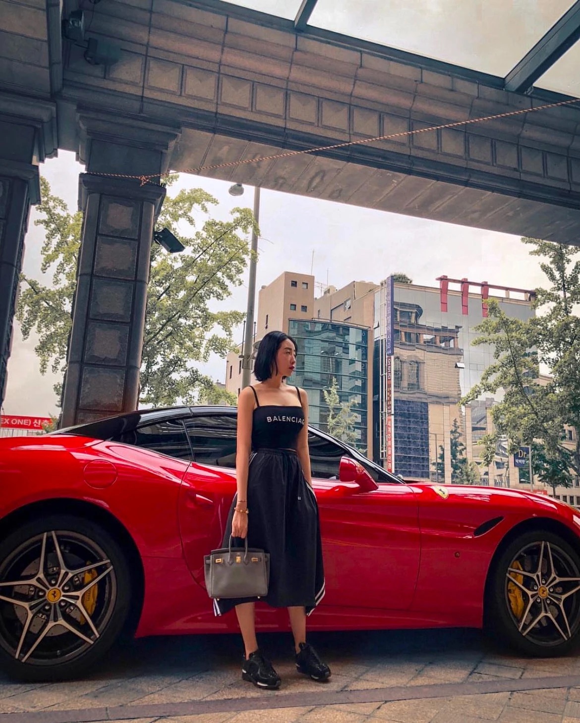 ferraricunbong1-1750821638342-17508216385161885370272.jpeg