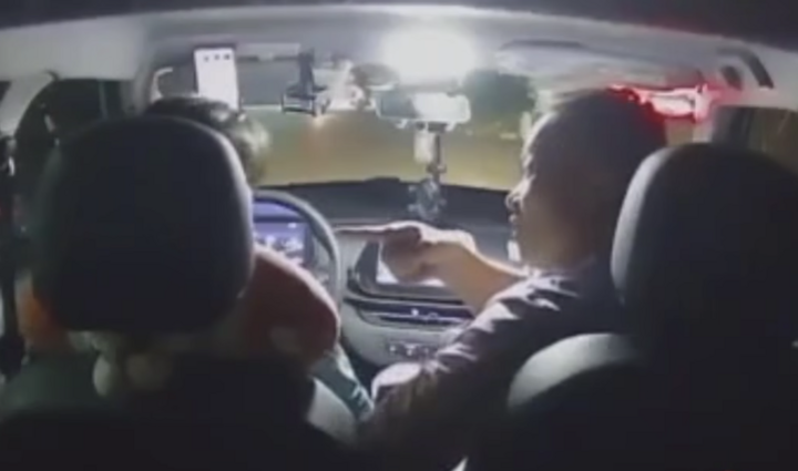X&aacute;c minh t&agrave;i xế taxi ở Nam Định bị kh&aacute;ch h&agrave;ng đ&aacute;nh li&ecirc;n tiếp v&agrave;o đầu - Ảnh 1.